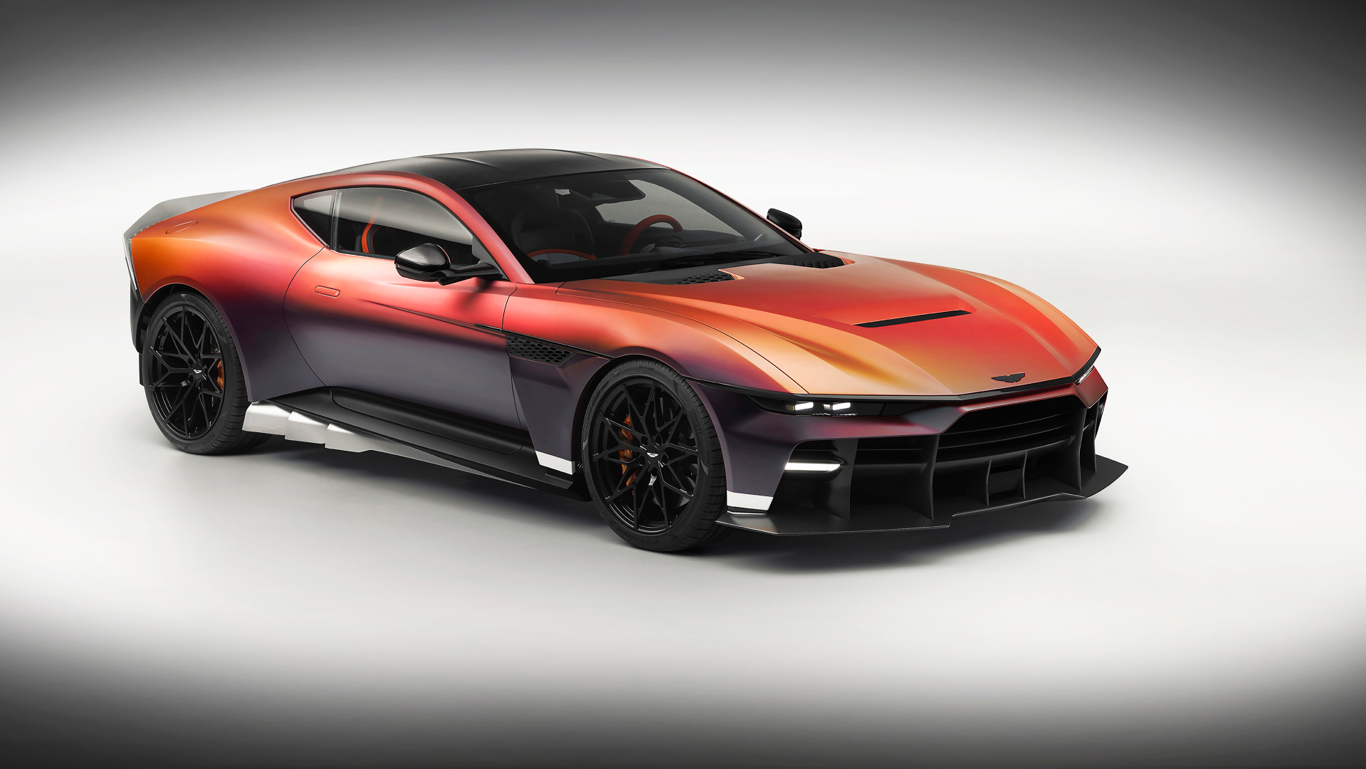 SMALL_Aston Martin Valen_04